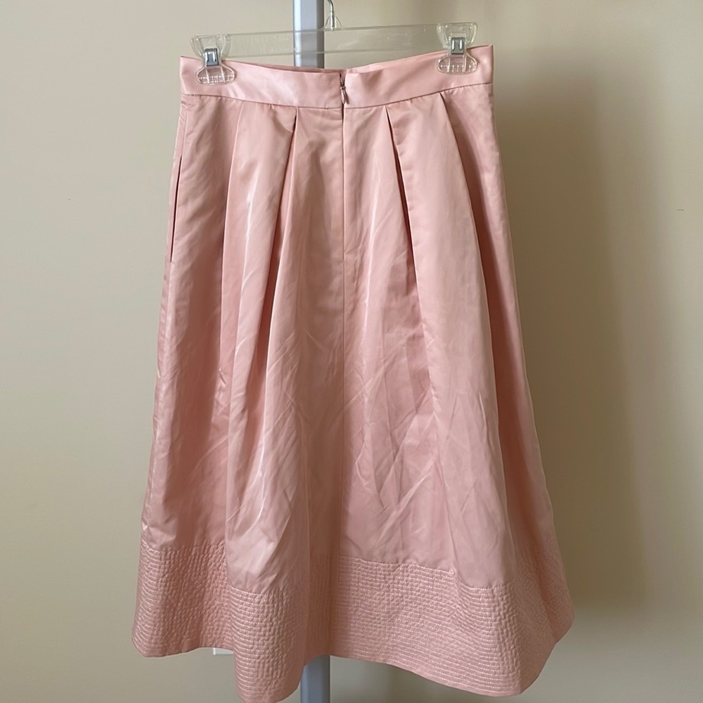 Banana Republic peach pleated midi skirt, size US 2 - Picture 2 of 7